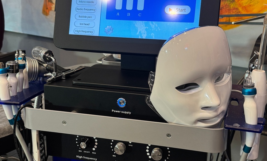 Image 4: Bis zu 90 Min. Aquafacial mit optionaler Gesichtsmassage für 1 Person