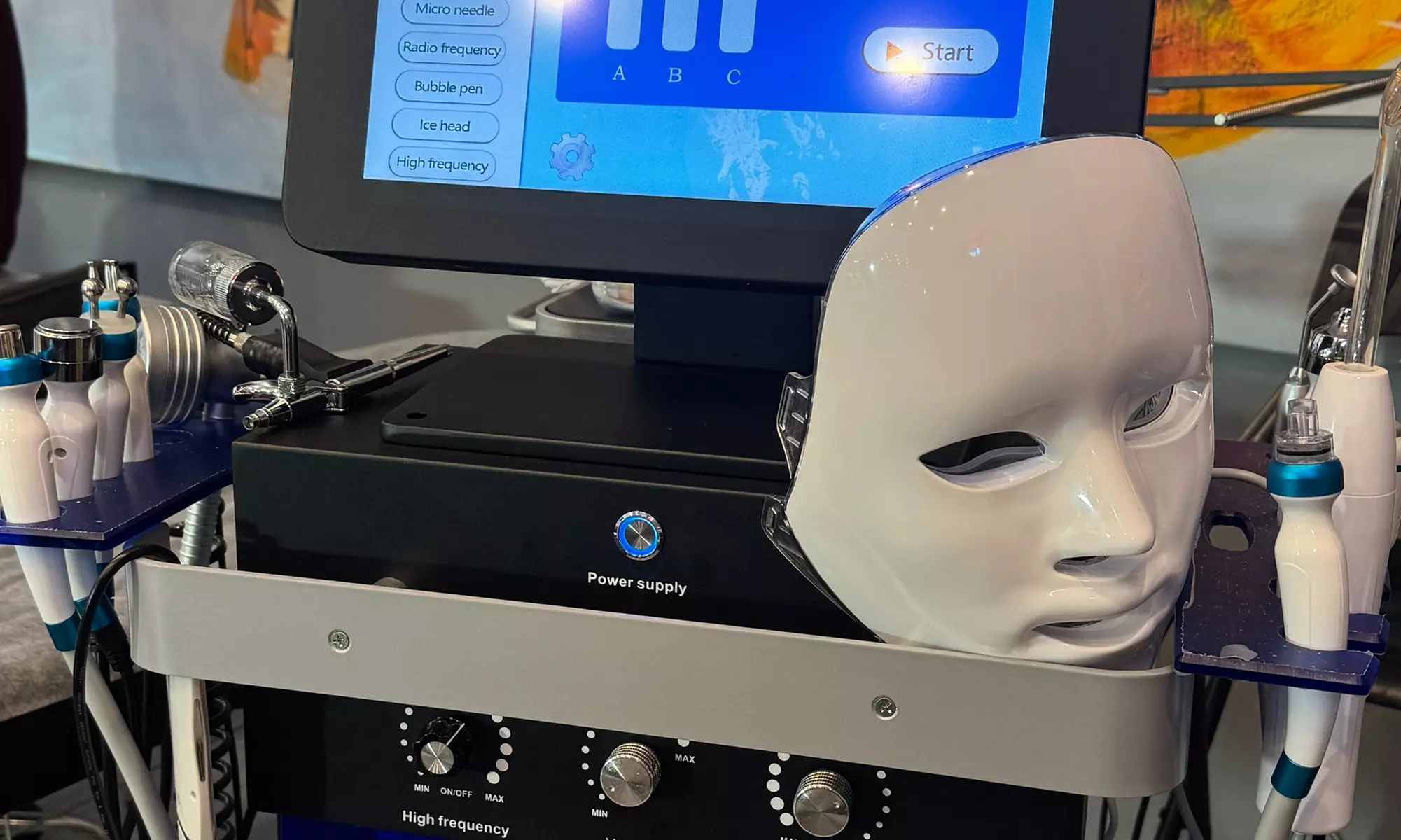 Bis zu 90 Min. Aquafacial mit optionaler Gesichtsmassage für 1 Person