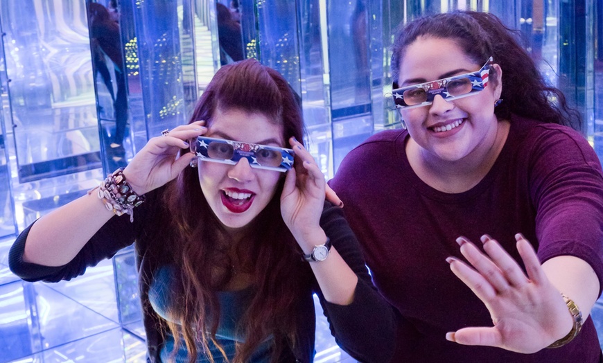 Image 2: Unlock the Maze: 1, 3 or All Escape Room Choices for a 4D Labyrinth