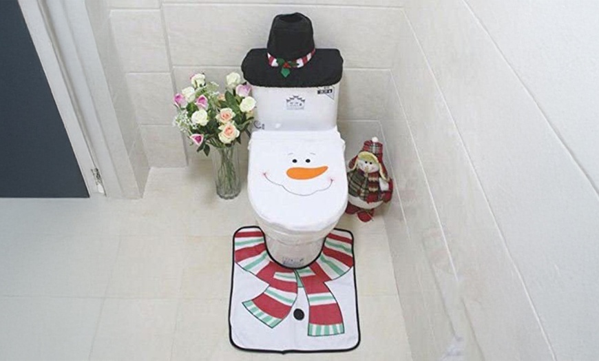Image 4: 4 Pcs Christmas Toilet Bathroom Decoration Set in 4 Styles 