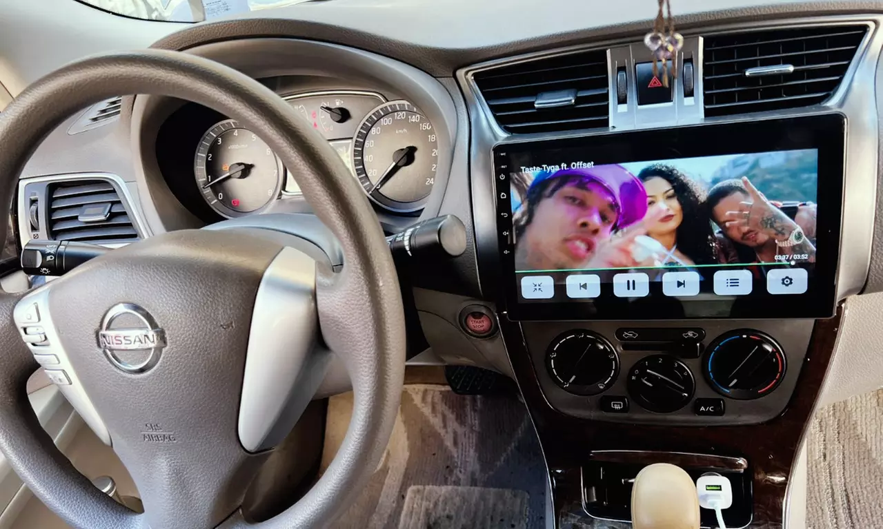 Car Android Screen + Optional Backup Camera (Apple CarPlay)
