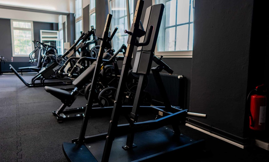 Image 4: Premium-Fitness im Invictus Gym inkl. Solarium & Getränke-Flatrate