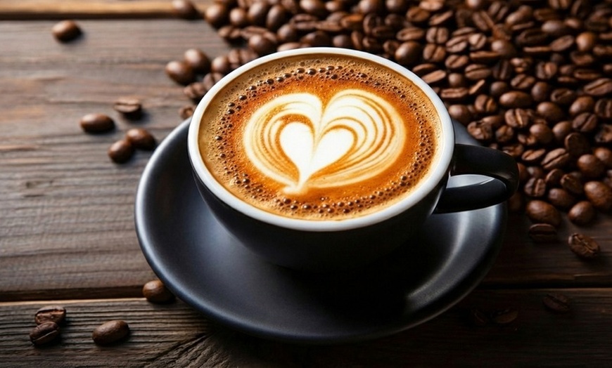 Image 4: Ambachtelijke sandwiches en verse koffie op een gezellige locatie