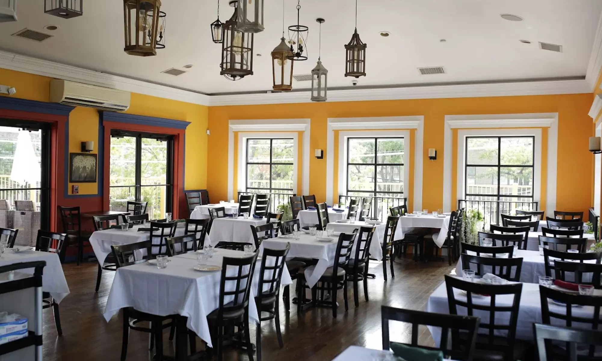 Vibrant Rooftop Dining: Choose Meals, Margaritas, or Dining Credit