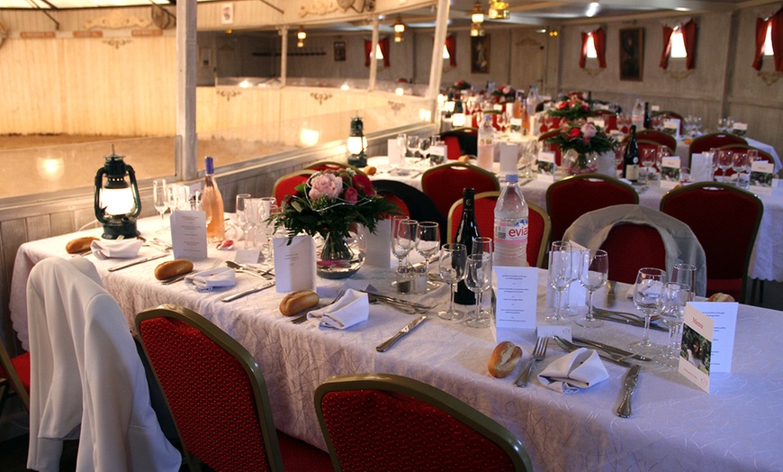 Image 2: Spectacle équestre en Provence : chevaux, lumière et gastronomie