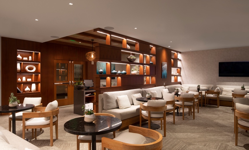 Image 23: Stay at Waikiki Beach Upscale Alohilani Hotel