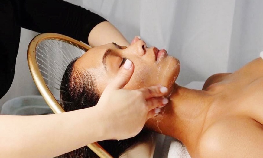 Image 1: Expérience sensorielle Head Spa : détente et beauté des cheveux