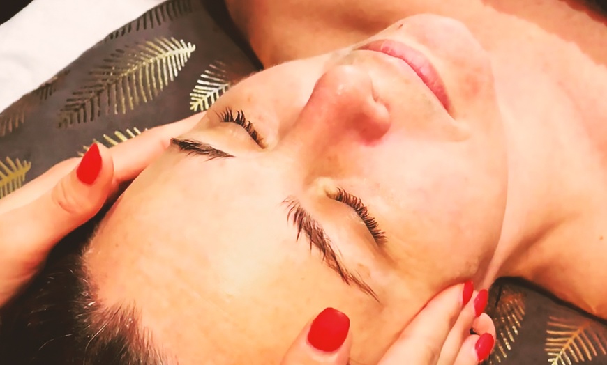 Image 1: Instant beauté et relaxation chez Les Soins de Tracy à Marseille