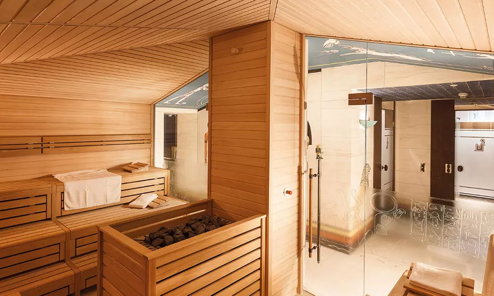 Anti-Aging-Behandlung inkl. Sauna und Dampfbad für 1 oder 2 Personen