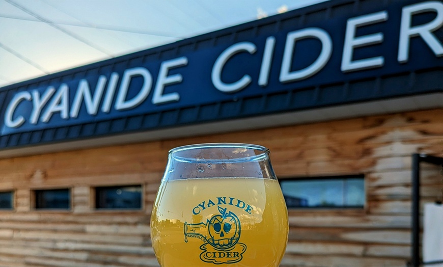 Image 4: Cider Blending Experience with Souvenir Glass 