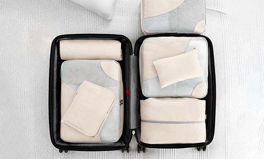 Image 13: 8 Set Packing Cubes and Compression Bags in Assorted Colours and Sizes