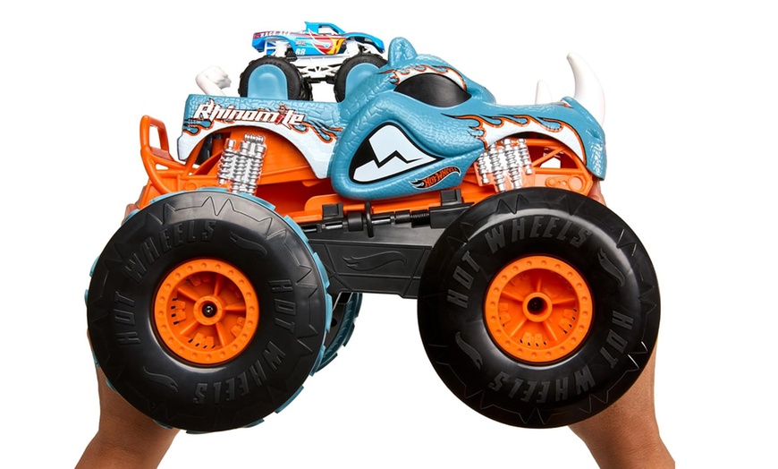 Image 4: Hot Wheels Monster Truck teledirigido y transformable