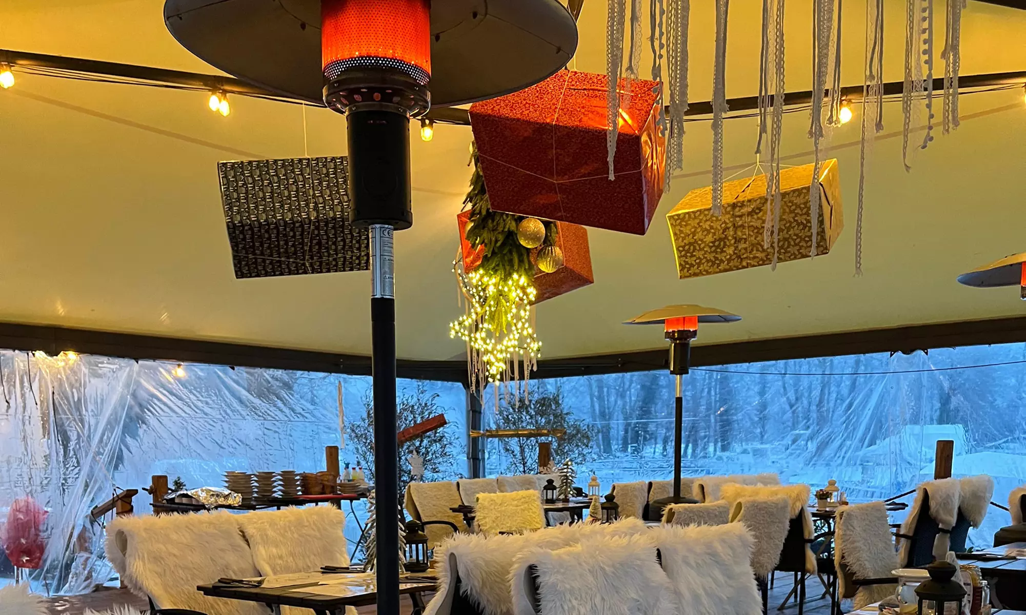 3 Std. Buffet inkl. Getränkeflat & DJ ROBSN Live für 1 bis 4 Personen