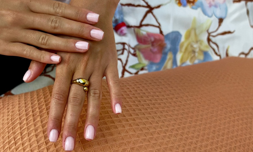 Image 3: Pose de vernis semi-permanent sur les mains et/ou les pieds