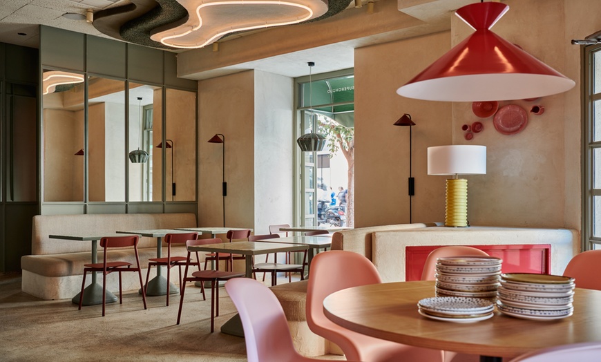 Image 14: Brunch para 2 o 4 con plato salado y dulce y bebida fría y caliente