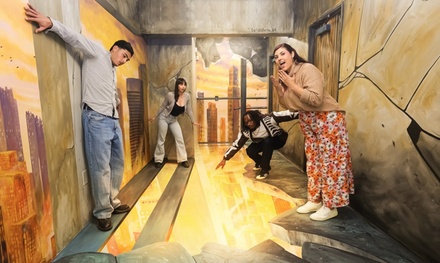 Museum of Illusions Admission for 1 Child (Ages 3-12) | Valid Monday - Friday - Museum of Illusions - Hollywood