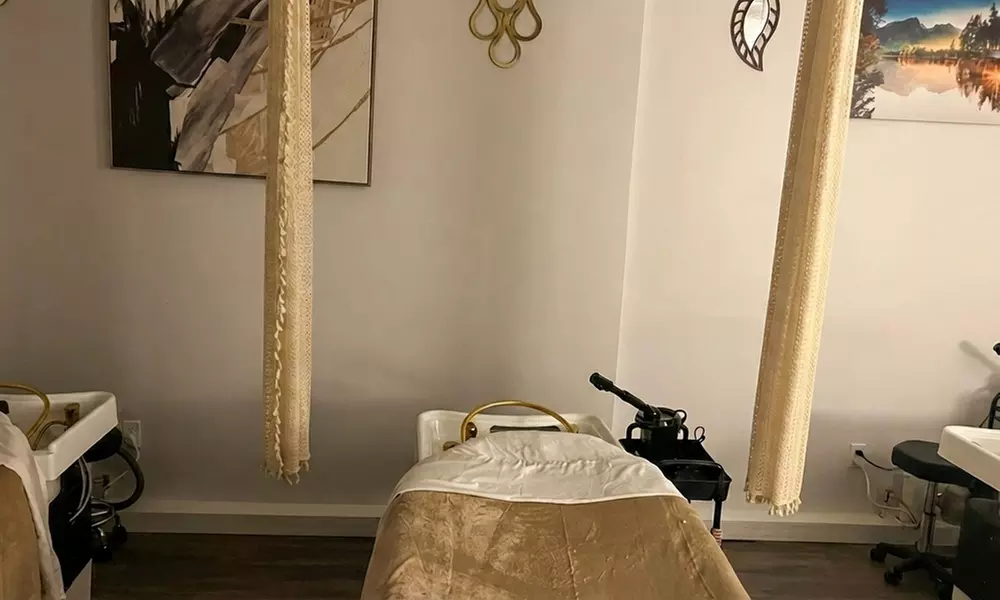 60-Minute Single or Couples Choice of Massage/Japanese Head Spa