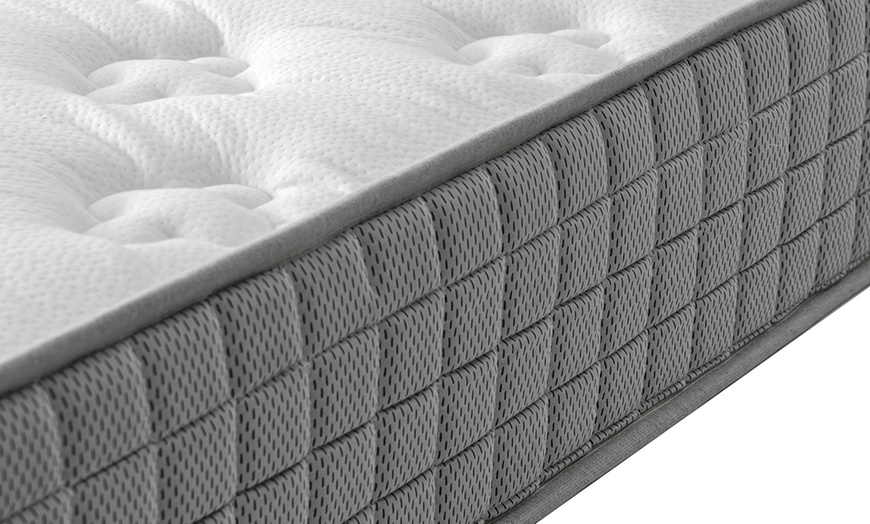 Image 10: Gude Night 18CM Hybrid Pocket Spring and Memory Foam Mattress