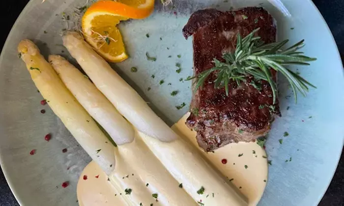 3-Gänge-Menü oder eine gemischte Grillplatte​ für 1 oder 2 Personen