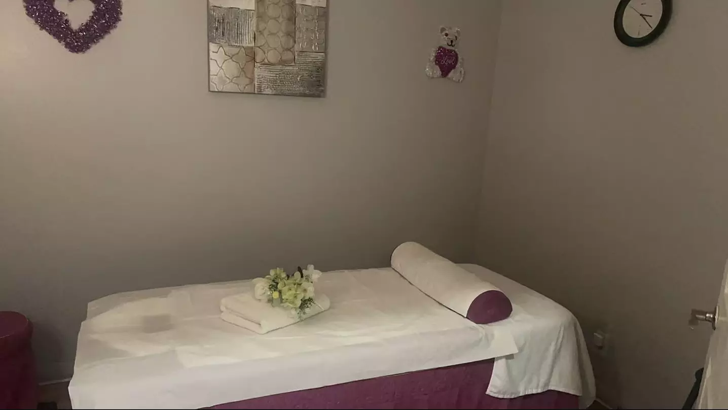 Relax Yourself with a 45 Minute Deep Tissue Couples Massage