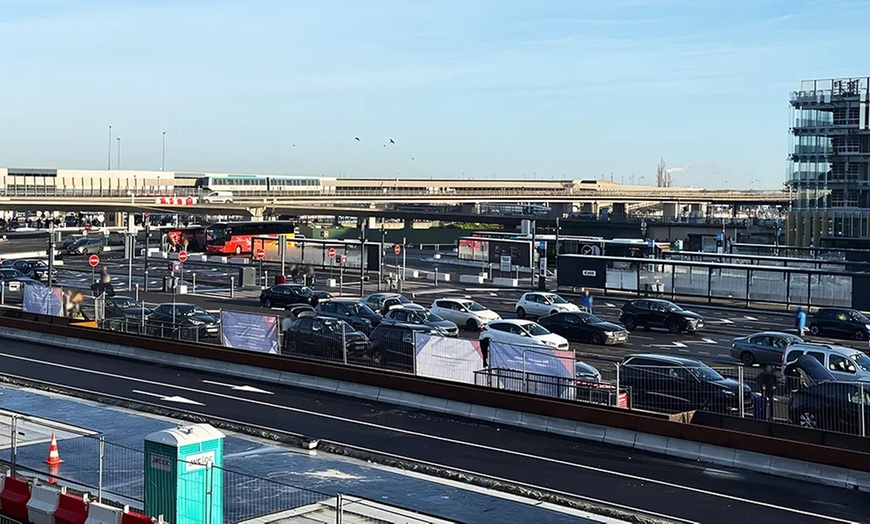 Image 2: Parking longue ou courte durée avec voiturier à Orly