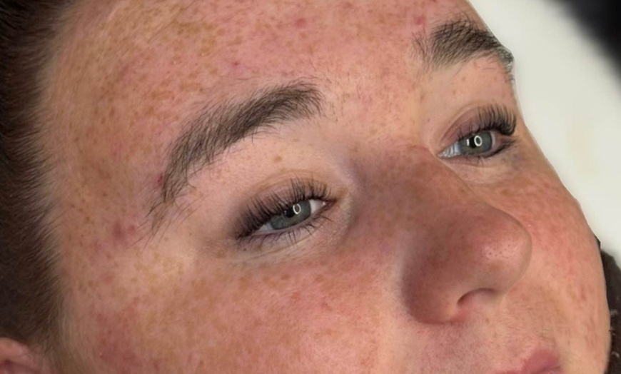 Image 5: Get the Best of Both: Lash Lift & Brow Lamination at HKBeauty