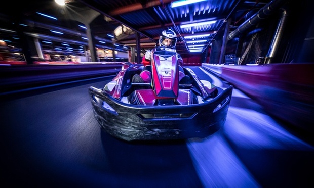 Karting indoor de 10 minutos para 1, 2 o 4 personas en Racing Dakart