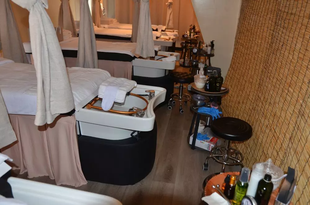 Luxury Head Spa Packages for One, Couples, or Groups of 4