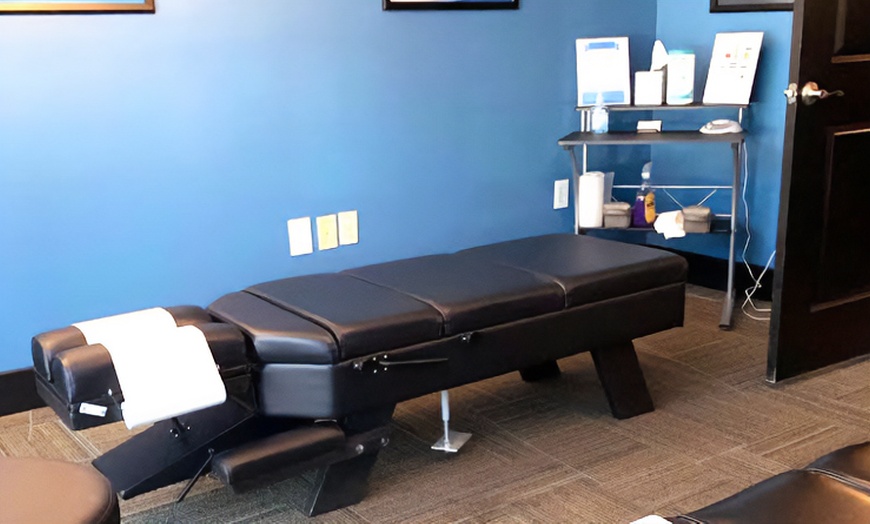 Image 4: Effective Consultation plus 1 or 3 Chiropractic Adjustments (60-Min)