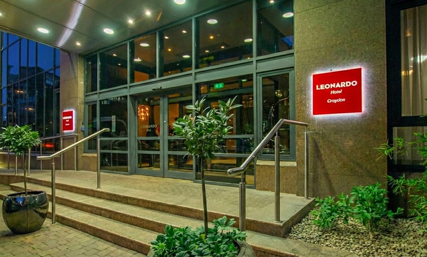 Image 8: Croydon: Double / Twin Room with Breakfast & Welcome Drink