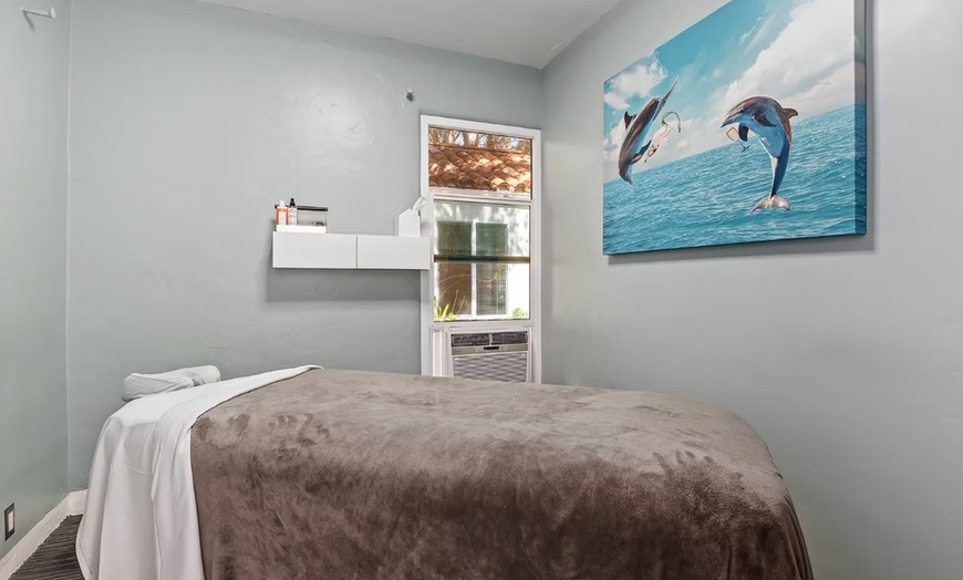 Image 3: One 60 Minute Massage with Choice of Swedish, Sports or Deep Tissue
