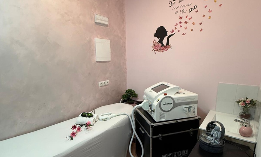 Image 3: Depilación con láser SHR en zona corporal a elegir: 3, 5 o 7 sesiones