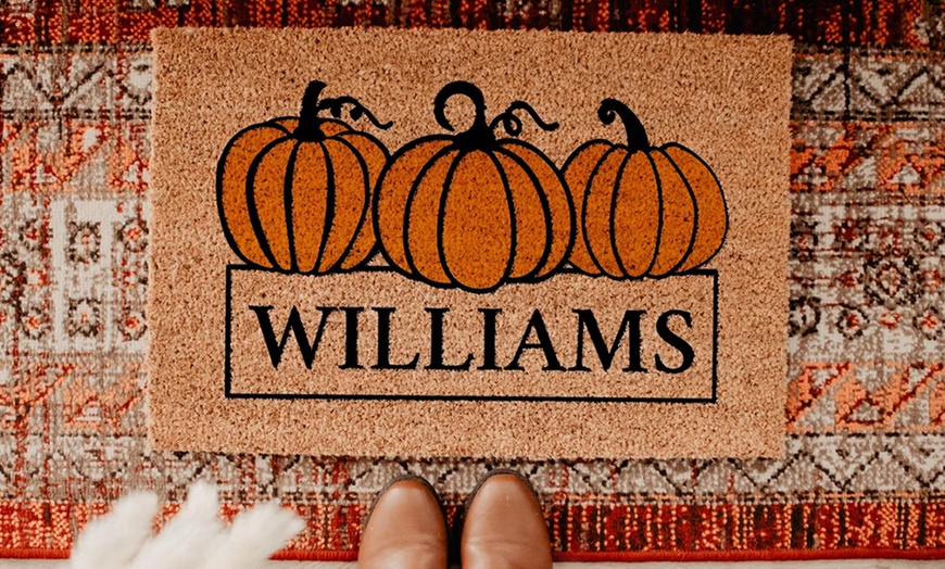 Image 6: Personalisierbare Kokos-Fußmatte in Halloween-Design