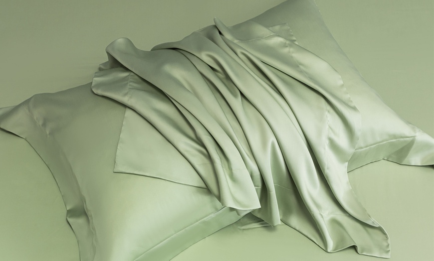 Image 4: Silken Sleep Class A TENCEL Lyocell Pillowcase Duo