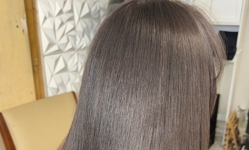 Image 4: Fresh Look Awaits: One Blowout or Silk Press at RoyalDollBeauty