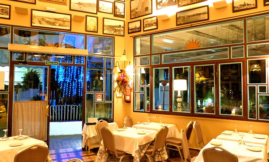 Image 4: Entrantes, principal o arroz, bebidas y postre para 2 o 4 personas