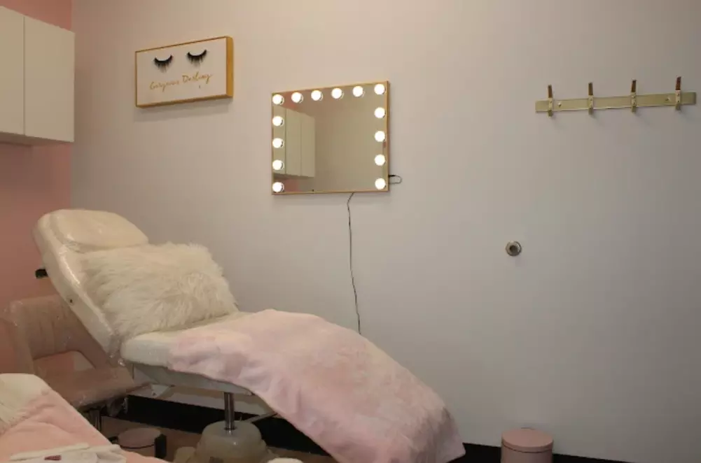 Brow Tinting and Lamination Combo for Fuller Brows