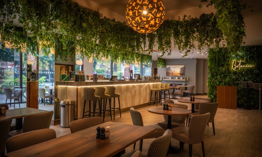 Image 3: Enjoy Sparkling or Traditional Afternoon Tea for 2 or 4