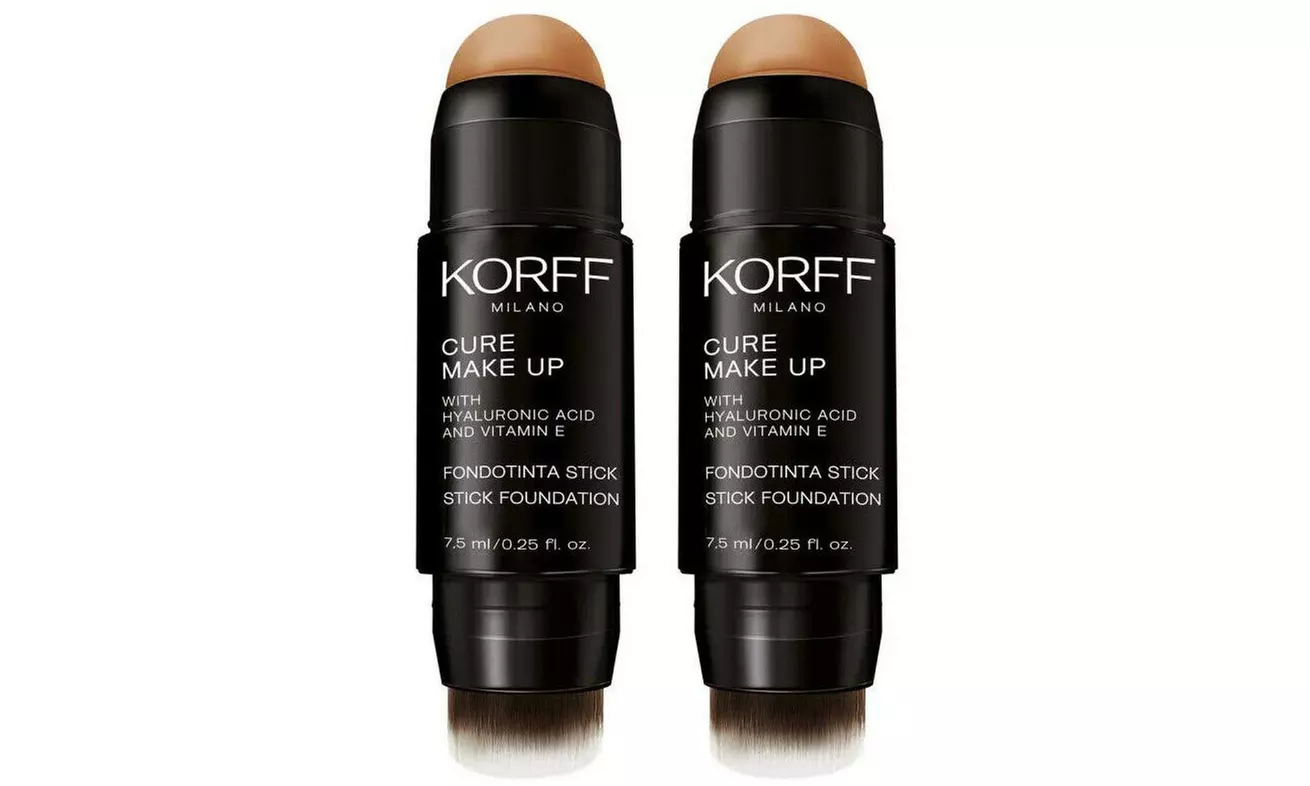 1 o 2 fondotinta stick di Korff con acido ialuronico e vitamina C