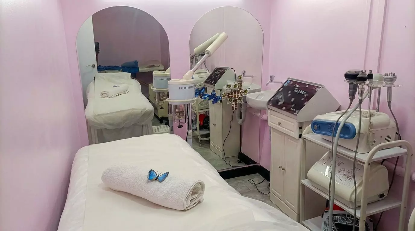 Tratamiento corporal con cavitación, presoterapia y opción a lipoláser