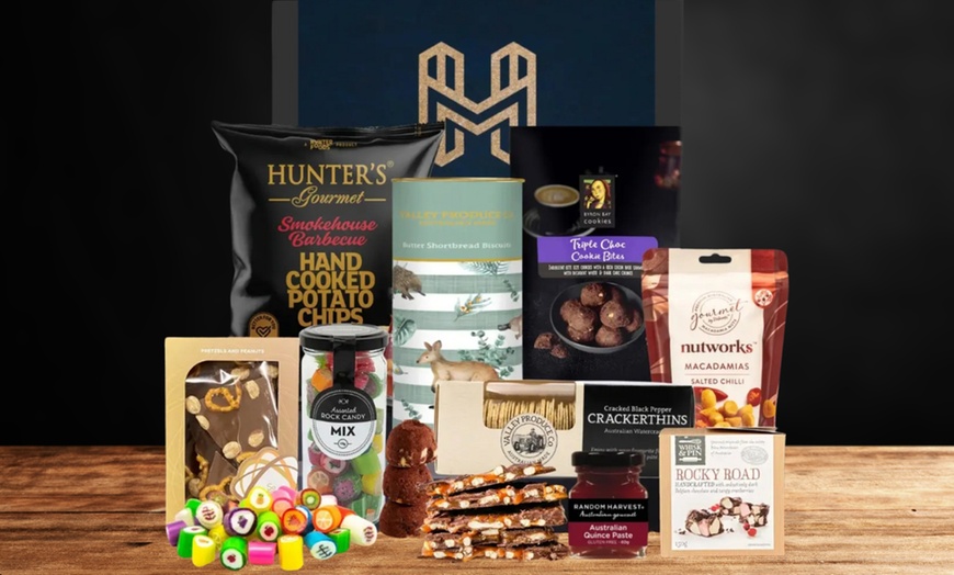 Image 5: Whisky, Snacks & Grooming Kit for Him in a Premium Gift Hamper