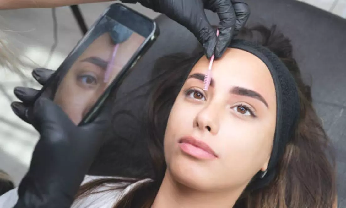 Micropigmentación de ojos o labios, o microshading en cejas