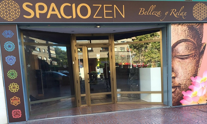 Image 4: Chocolaterapia en familia con envoltura de chocolate y masaje 