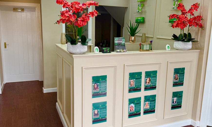 Image 4: Luxury HydraFacial Glass Skin with Optional Boosters & LED Therapy