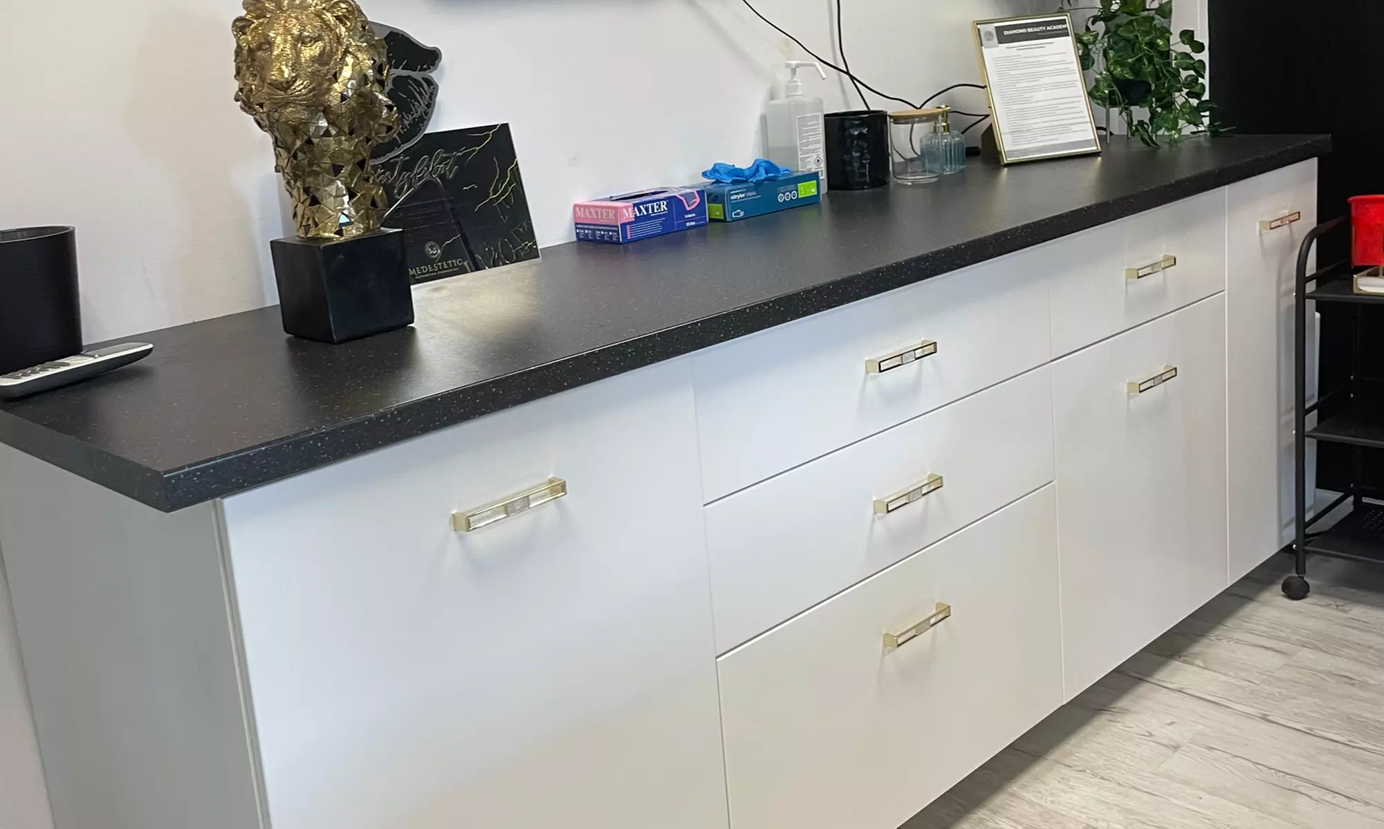 Mezoterapia igłowa na wybrane okolice twarzy