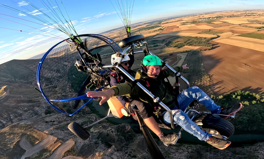 Image 10: Vuelo en paramotor de 20 minutos para 1 o 2 personas con fotos