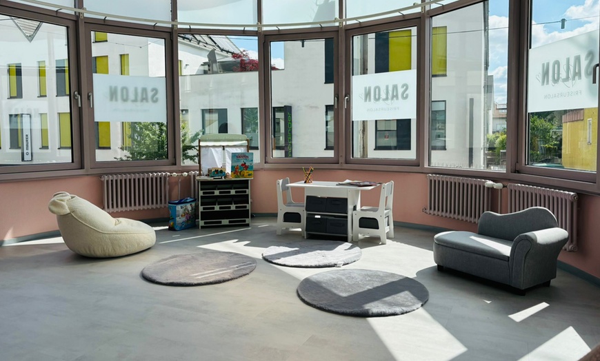 Image 5: Haarschnitt optional mit Maske, Strähnen, Ansatzfarbe oder Balayage