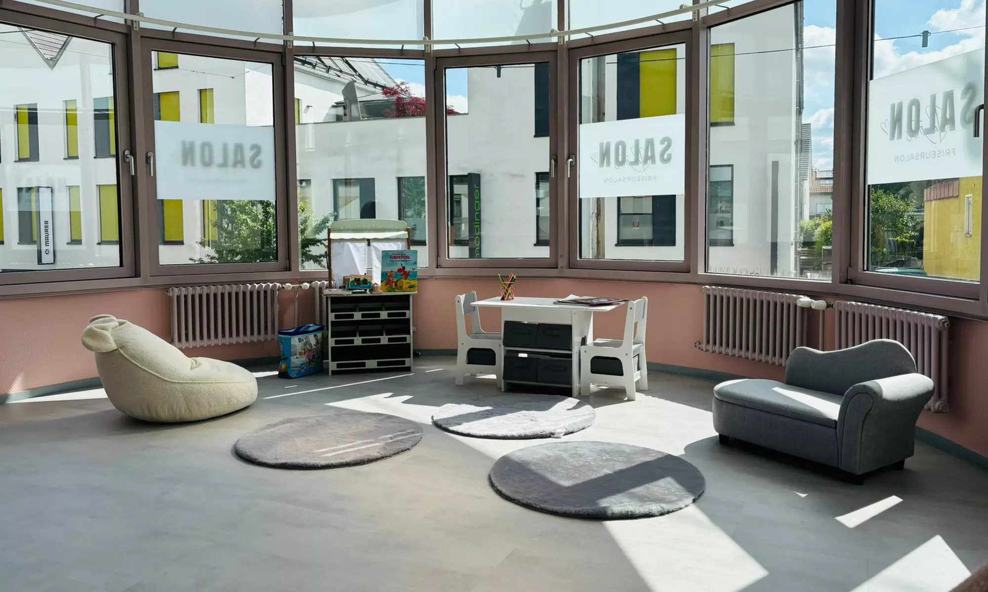 Haarschnitt optional mit Maske, Strähnen, Ansatzfarbe oder Balayage