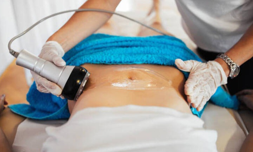 Image 8: 3, 6 o 9 sesiones con cavitación, presoterapia y masaje drenante 