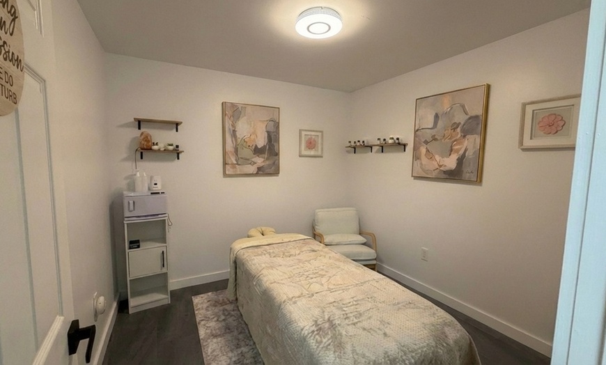 Image 2: Unwind with 60, 90 or 120 Minute Customized Massage 